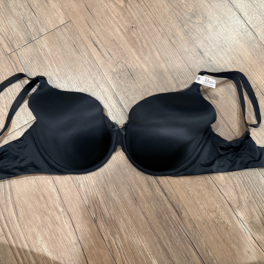 Victoria’s Secret Black Bra
